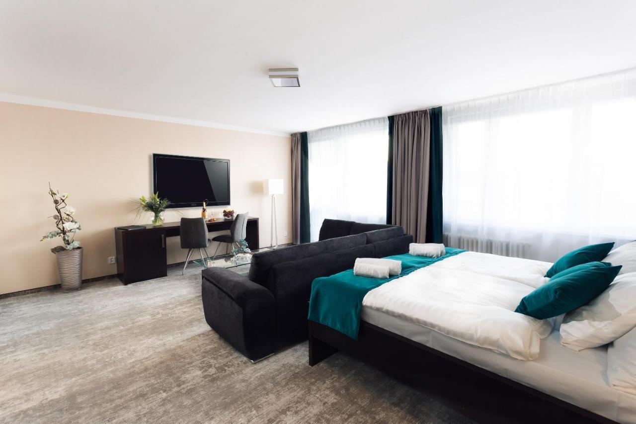 Hotel Crystal コシツェ エクステリア 写真